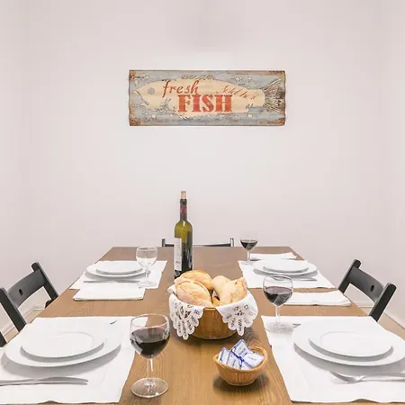 140m² 4 slaapkamer, 2 privé badkamer Appartement in Sao Joao de Deus Lissabon Buitenkant foto