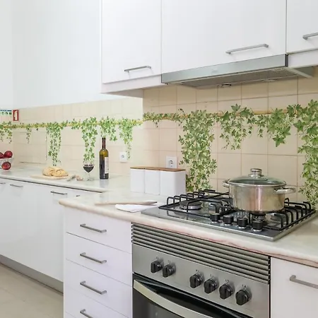 140m² 4 slaapkamer, 2 privé badkamer Appartement in Sao Joao de Deus Lissabon Buitenkant foto