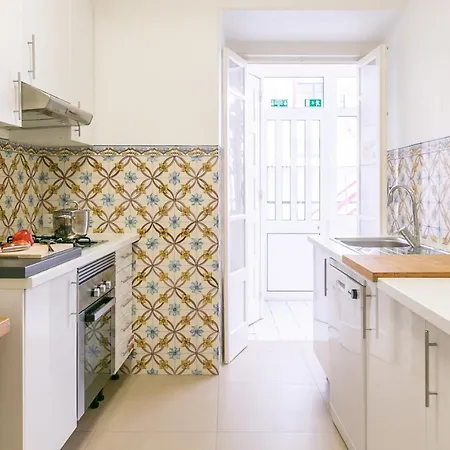 140m² 4 slaapkamer, 2 privé badkamer Appartement in Sao Joao de Deus Lissabon Buitenkant foto