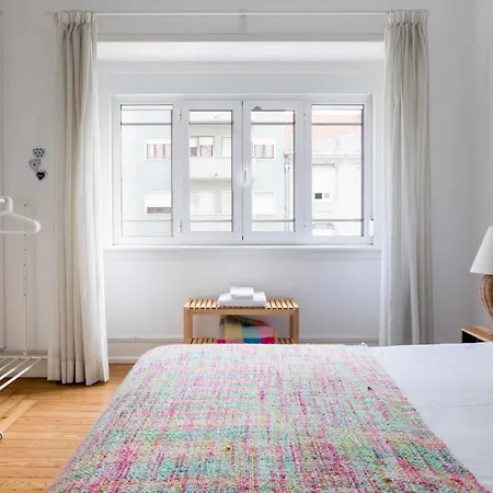 140m² 4 slaapkamer, 2 privé badkamer Appartement in Sao Joao de Deus Lissabon Buitenkant foto