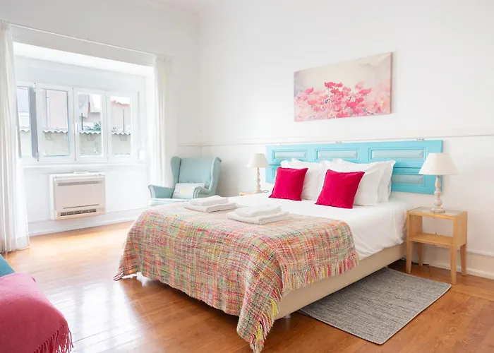 Appartamento di 140 m² con 4 camera(e) e 2 bagno(i) privato(i) in zona Sao Joao de Deus