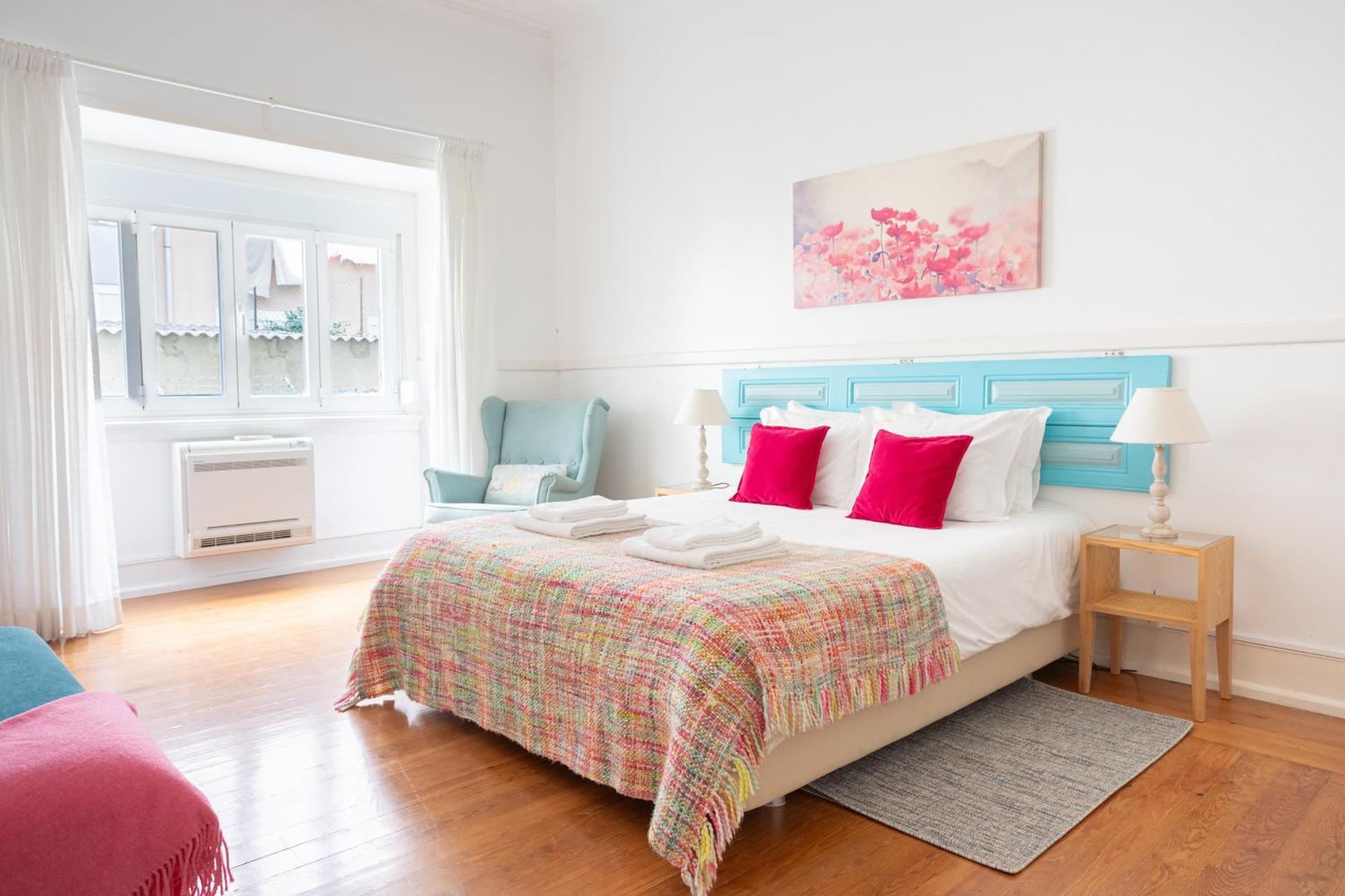 140m² 4 Slaapkamer, 2 Privé Badkamer In Sao Joao De Deus