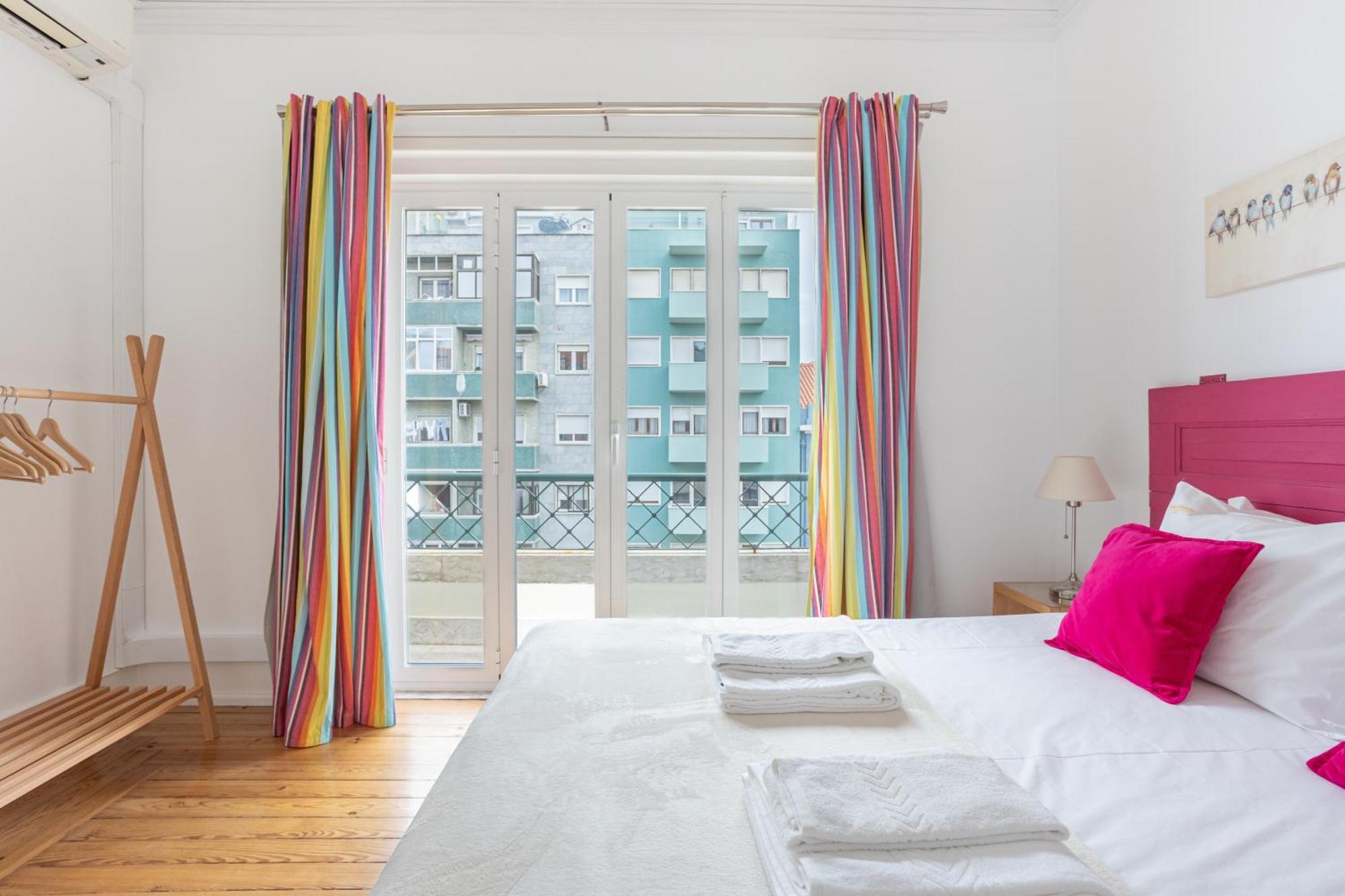 140m² 4 Slaapkamer, 2 Privé Badkamer In Sao Joao De Deus * Lissabon