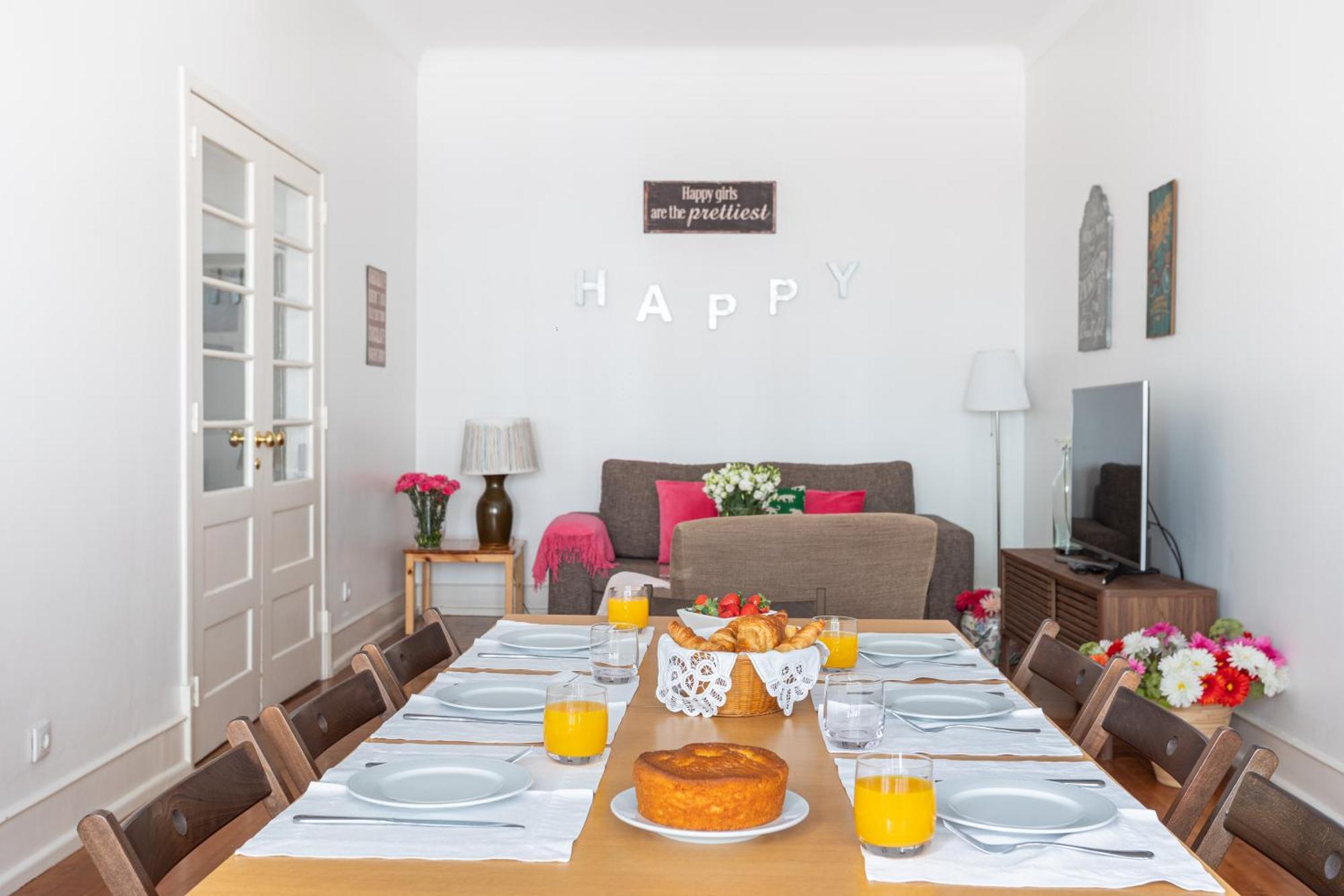 140m² 4 Slaapkamer, 2 Privé Badkamer In Sao Joao De Deus