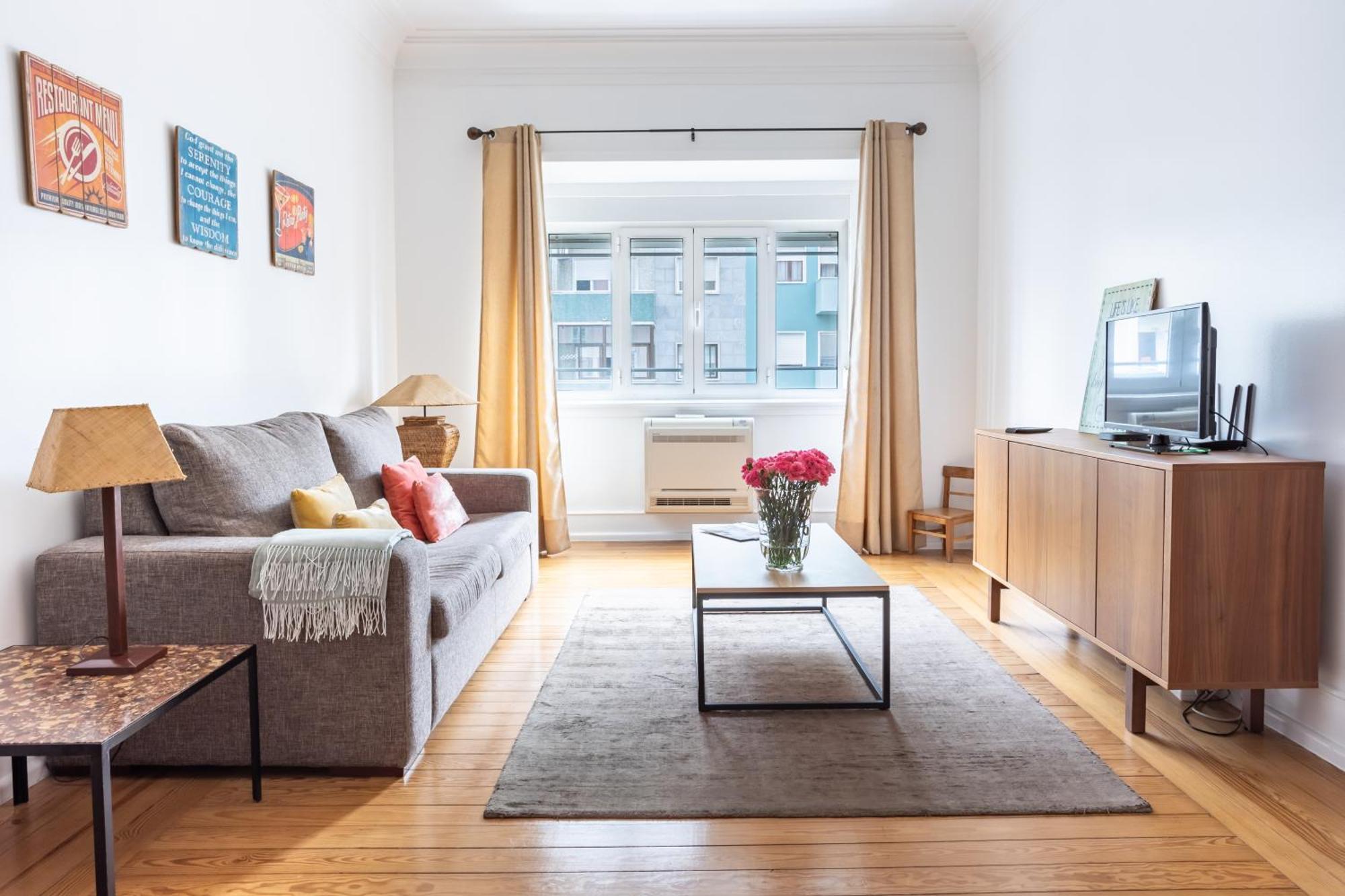 140m² 4 Slaapkamer, 2 Privé Badkamer In Sao Joao De Deus * Lissabon