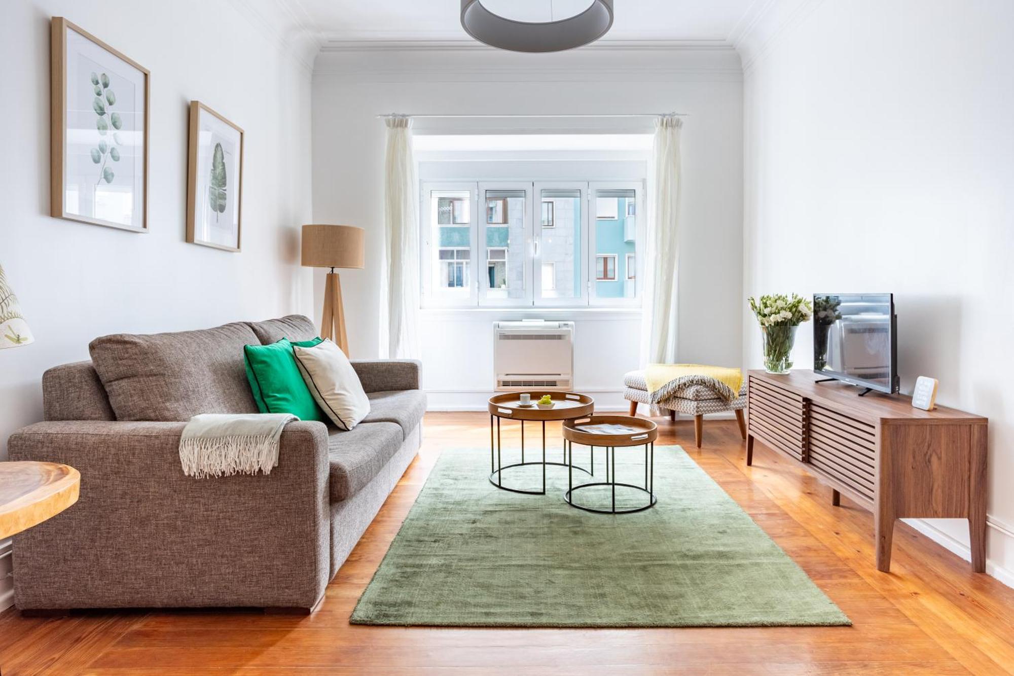 Di 140 M² Con 4 *
